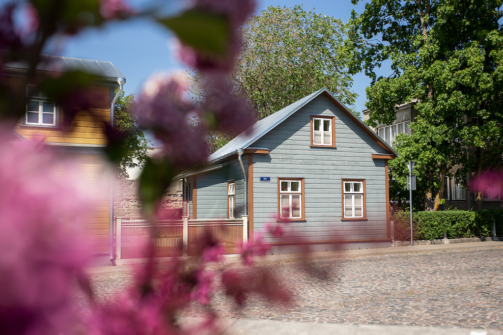 MÖNUS PUHKEMAJA KURESSAARES - Silbernagel Apartment